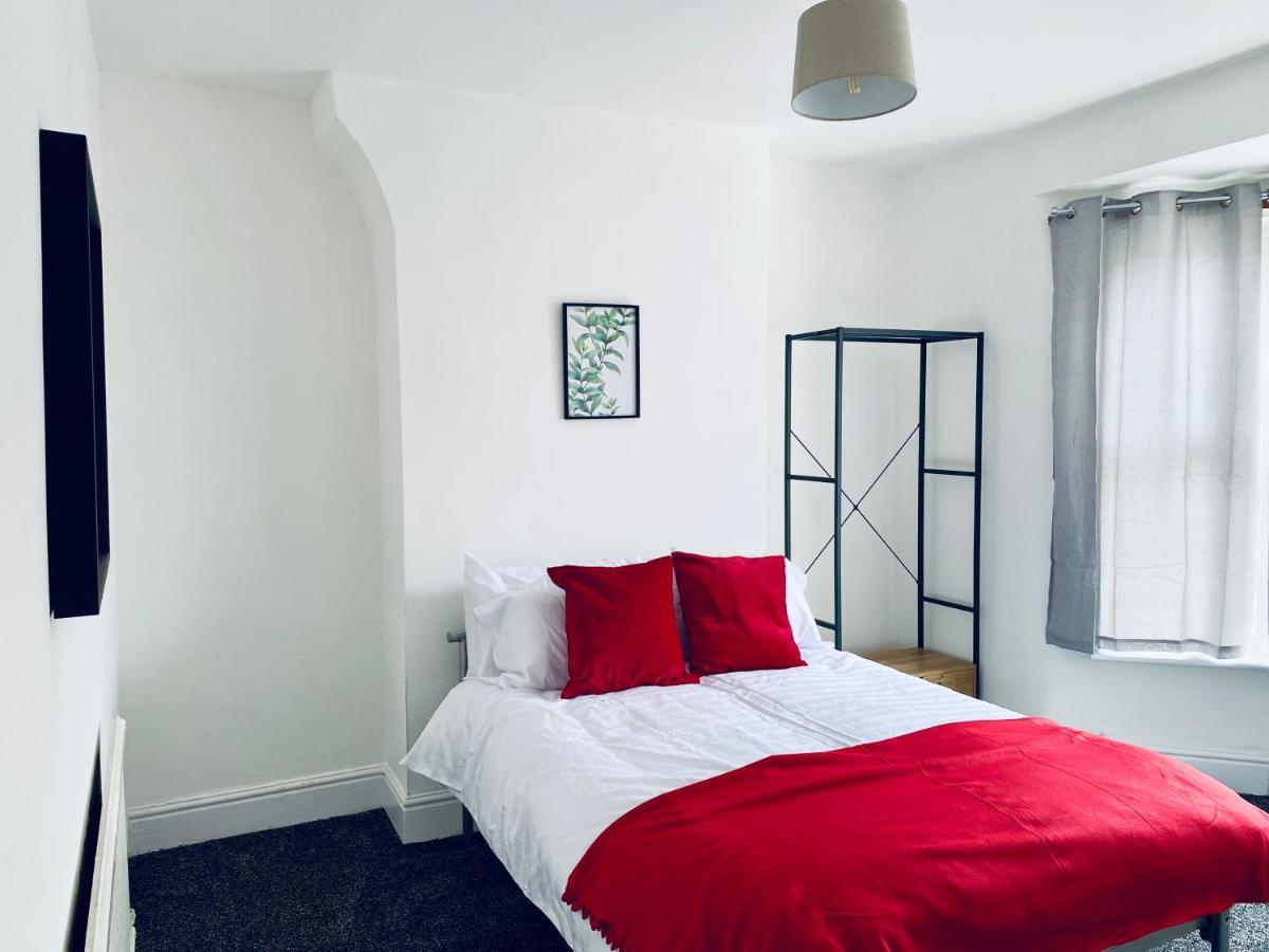 3 Bed Anfield House Close To Lfc Villa Liverpool Exterior photo