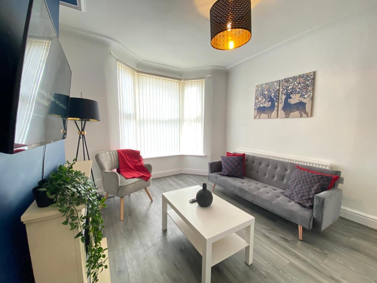 3 Bed Anfield House Close To Lfc Villa Liverpool Exterior photo